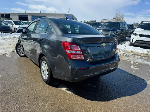 2017 Chevrolet Sonic LT - Photo 5