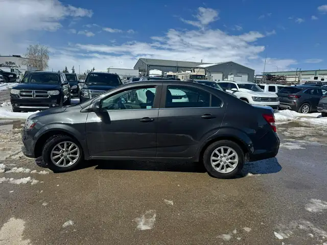 2017 Chevrolet Sonic LT - Photo 6