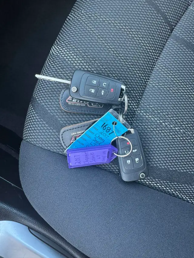 2017 Chevrolet Sonic LT - Photo 17