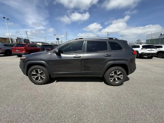 2016 Jeep Cherokee Trailhawk - Photo 3