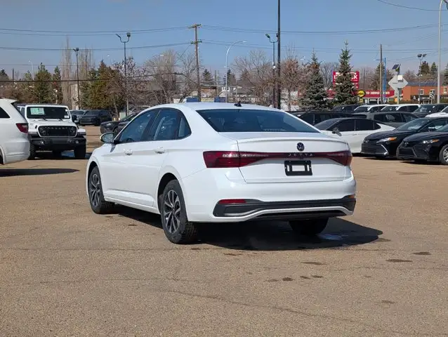 2025 Volkswagen Jetta Trendline - Photo 4