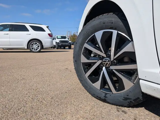 2025 Volkswagen Jetta Trendline - Photo 12