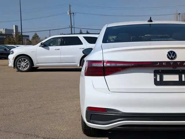 2025 Volkswagen Jetta Trendline - Photo 13