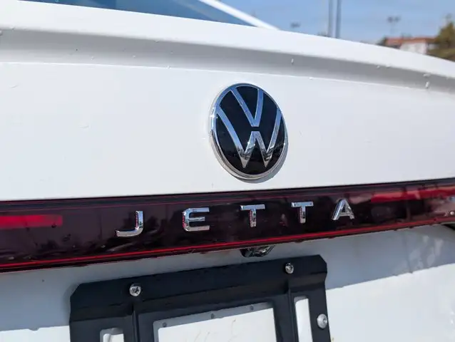 2025 Volkswagen Jetta Trendline - Photo 14