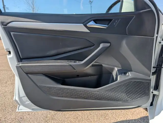 2025 Volkswagen Jetta Trendline - Photo 15