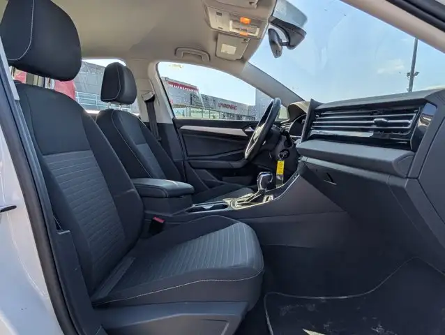 2025 Volkswagen Jetta Trendline - Photo 19