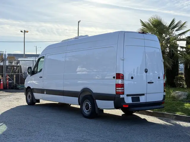 2016 Mercedes-Benz Sprinter 2500 High Roof Kingtec Reefer Cargo - Photo 7