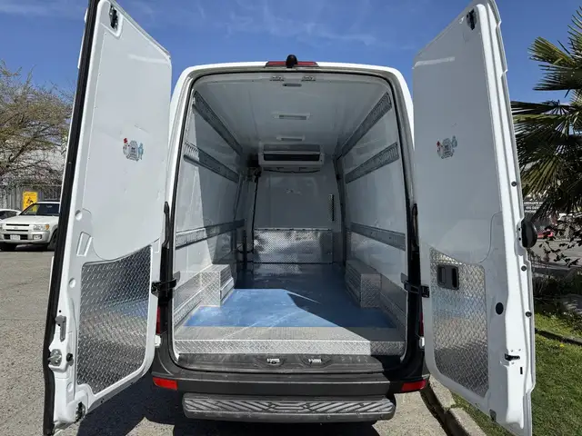 2016 Mercedes-Benz Sprinter 2500 High Roof Kingtec Reefer Cargo - Photo 34
