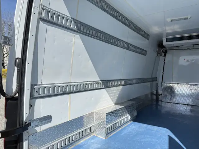 2016 Mercedes-Benz Sprinter 2500 High Roof Kingtec Reefer Cargo - Photo 37