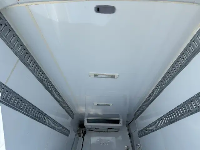 2016 Mercedes-Benz Sprinter 2500 High Roof Kingtec Reefer Cargo - Photo 39