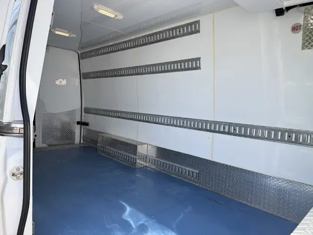 2016 Mercedes-Benz Sprinter 2500 High Roof Kingtec Reefer Cargo - Photo 42