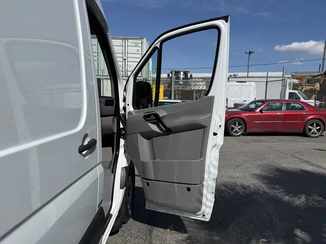 2016 Mercedes-Benz Sprinter 2500 High Roof Kingtec Reefer Cargo - Photo 46
