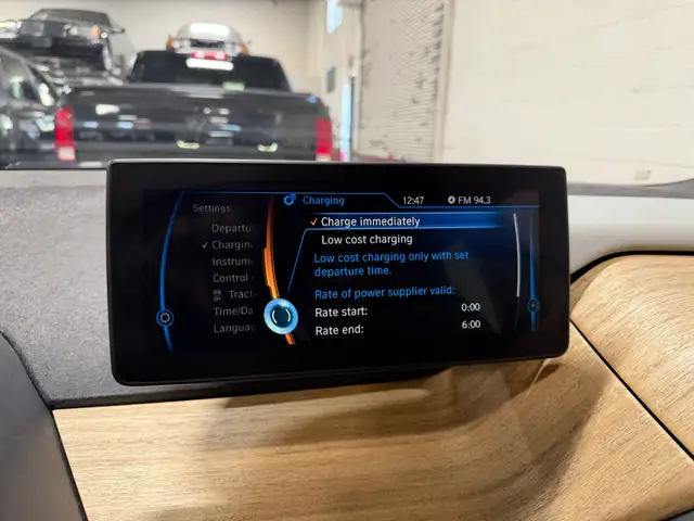 2016 BMW i3 w/Range Extender|NAVIGATION - REAR CAMERA - BLUETOOT - Photo 20