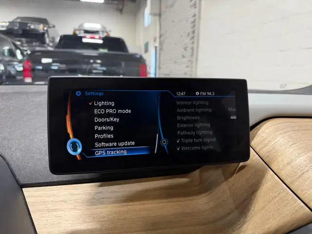 2016 BMW i3 w/Range Extender|NAVIGATION - REAR CAMERA - BLUETOOT - Photo 23