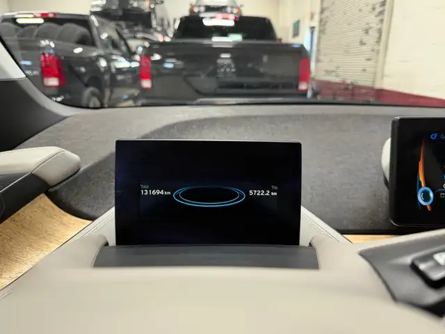 2016 BMW i3 w/Range Extender|NAVIGATION - REAR CAMERA - BLUETOOT - Photo 25