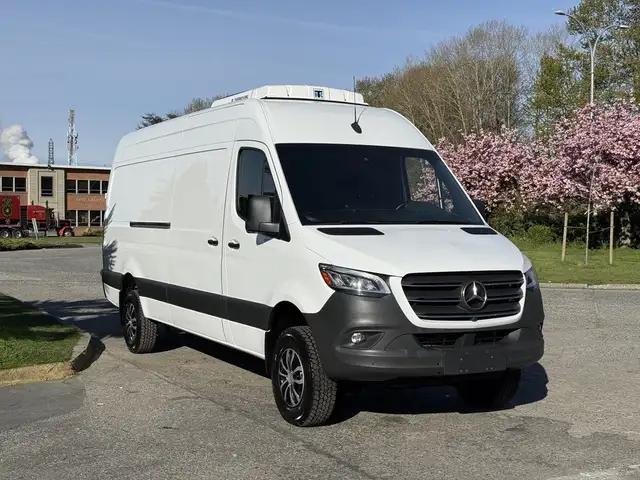 2022 Mercedes-Benz Sprinter 2500 4x4 High Roof Thermo King Reefe - Photo 2