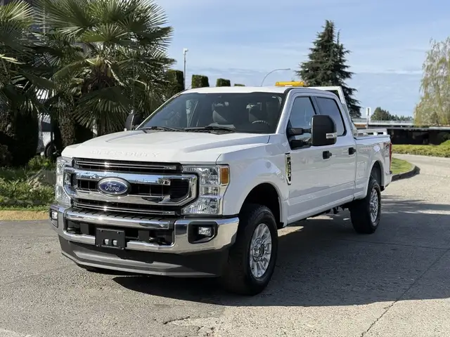 2021 Ford F-250 XLT 4x4 Crew Cab 8 Foot Box with Headache Rack - Photo 4