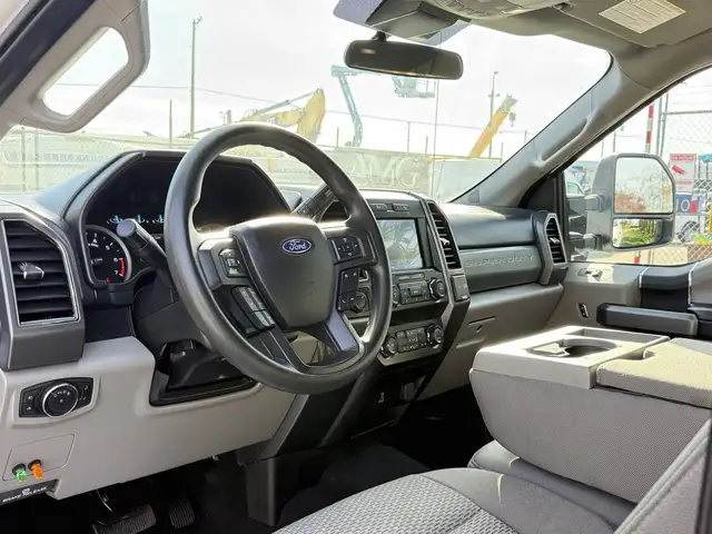 2021 Ford F-250 XLT 4x4 Crew Cab 8 Foot Box with Headache Rack - Photo 13