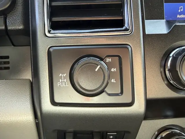 2021 Ford F-250 XLT 4x4 Crew Cab 8 Foot Box with Headache Rack - Photo 25