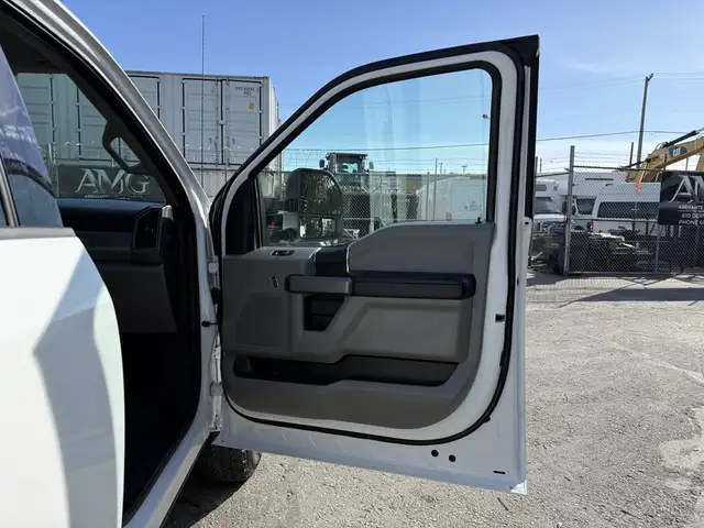 2021 Ford F-250 XLT 4x4 Crew Cab 8 Foot Box with Headache Rack - Photo 40