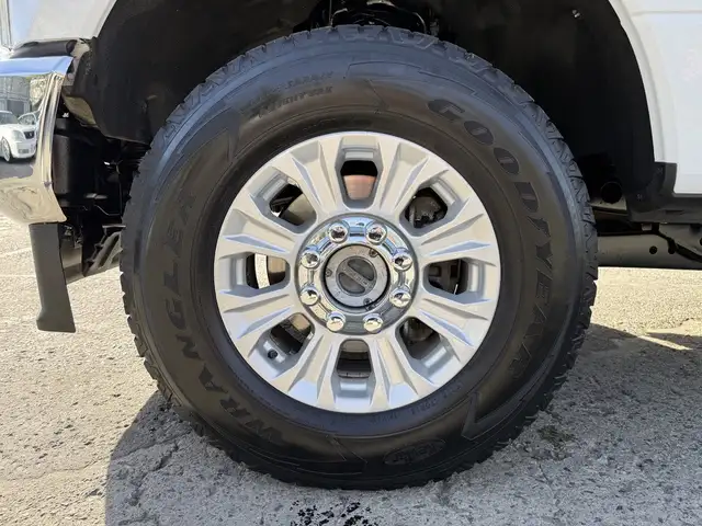 2021 Ford F-250 XLT 4x4 Crew Cab 8 Foot Box with Headache Rack - Photo 59