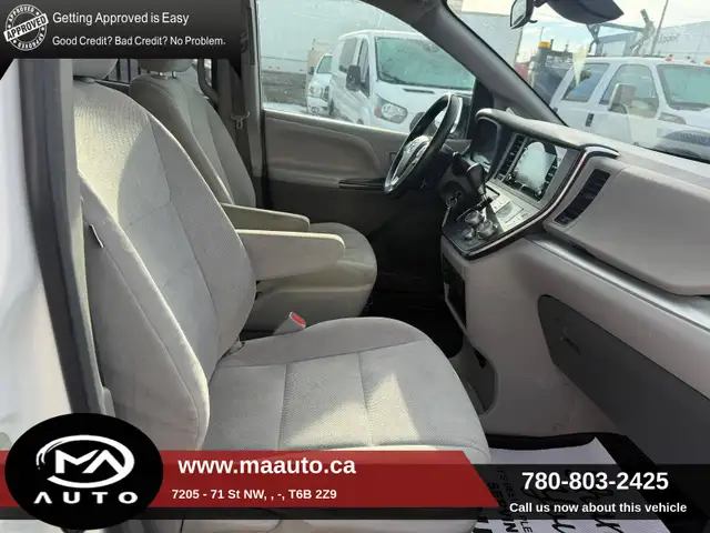 2019 Toyota Sienna 7-Passenger FWD - Photo 11