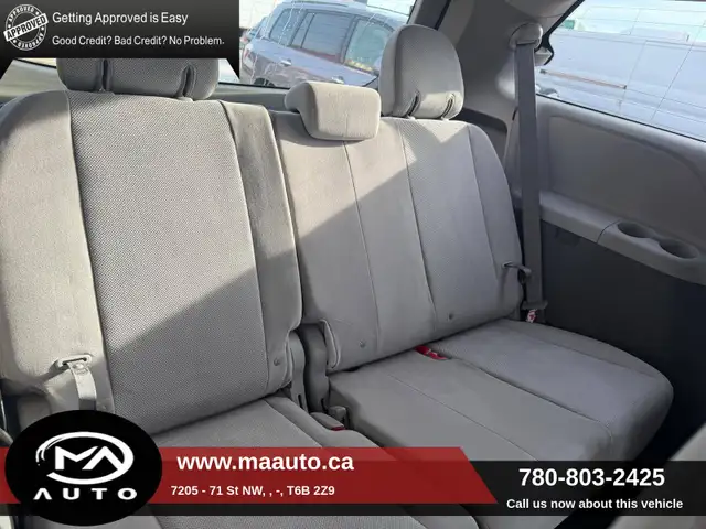 2019 Toyota Sienna 7-Passenger FWD - Photo 12