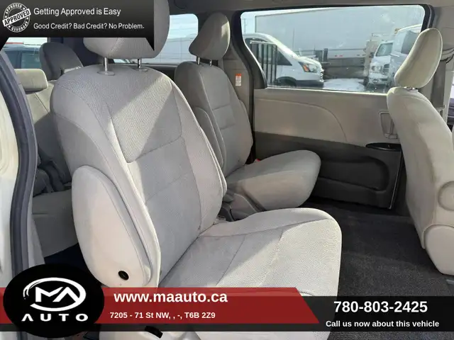2019 Toyota Sienna 7-Passenger FWD - Photo 13