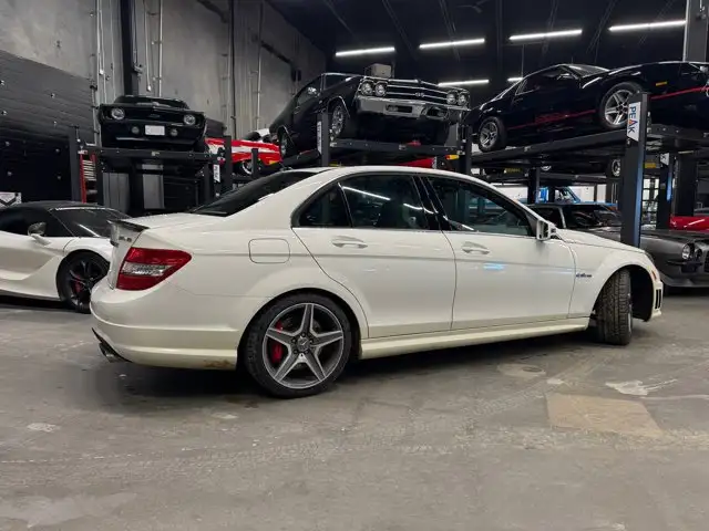 2010 Mercedes-Benz C-Class C 63 AMG | Extensive Paperwork - Photo 2