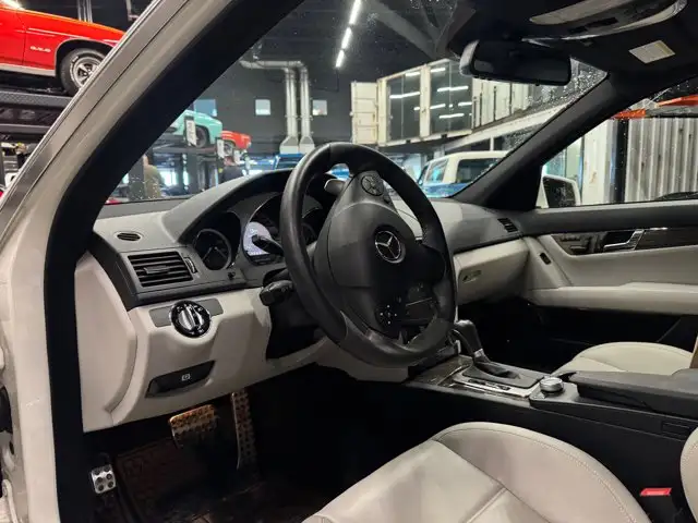 2010 Mercedes-Benz C-Class C 63 AMG | Extensive Paperwork - Photo 4