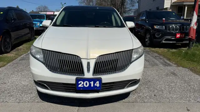 2014 Lincoln MKT - Photo 2
