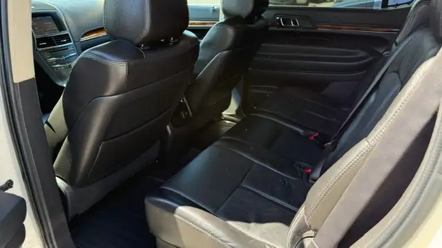 2014 Lincoln MKT - Photo 9