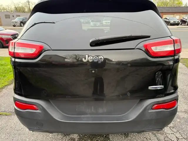 2015 Jeep Cherokee Latitude - Photo 4