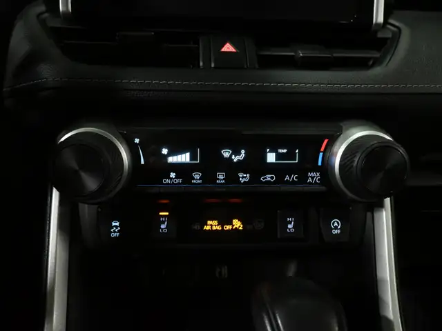 2024 Toyota RAV4 LE No Accident Radar Cruise Lane Assist Blind S - Photo 19