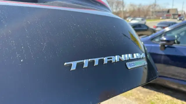 2015 Ford Edge Titanium - Photo 17