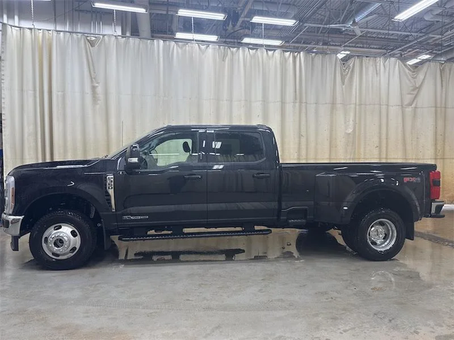 2026 FORD F-350 Super Duty Lariat - Photo 2