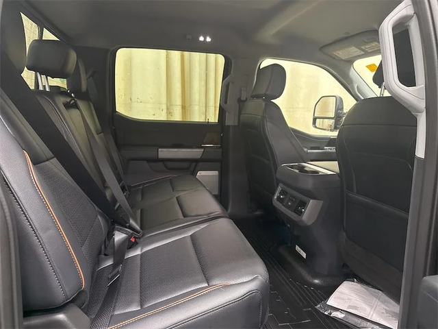 2026 FORD F-350 Super Duty Lariat - Photo 14