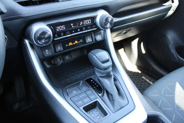 2025 Toyota RAV4 XLE AWD - Photo 19