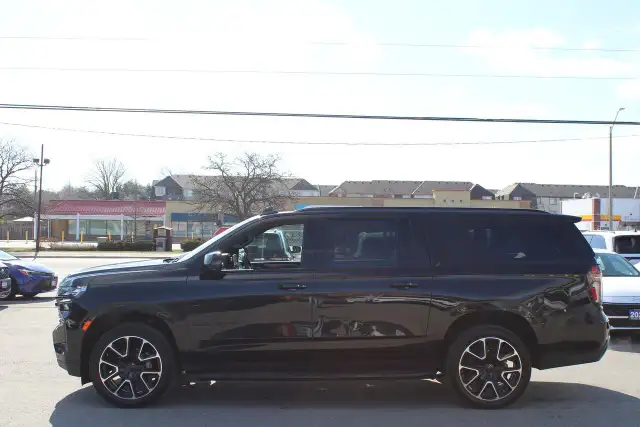 2024 Chevrolet Suburban RST - Photo 4