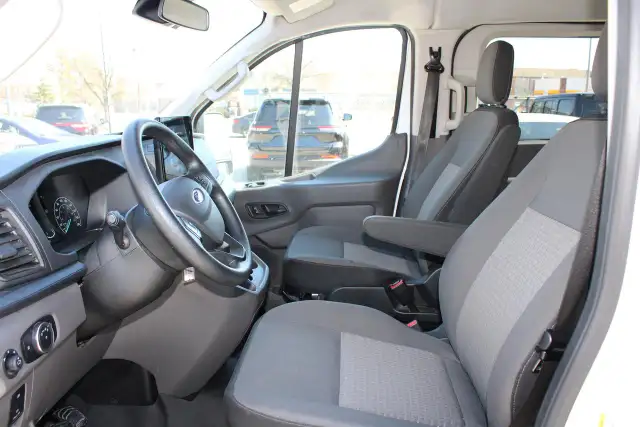 2022 Ford Transit XLT - Photo 7