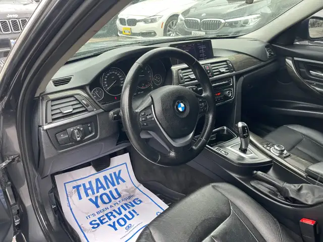 2012 BMW 328 i - Photo 10