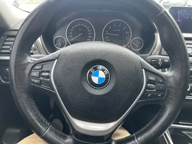 2012 BMW 328 i - Photo 12