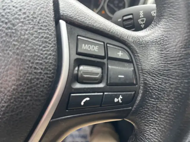 2012 BMW 328 i - Photo 14