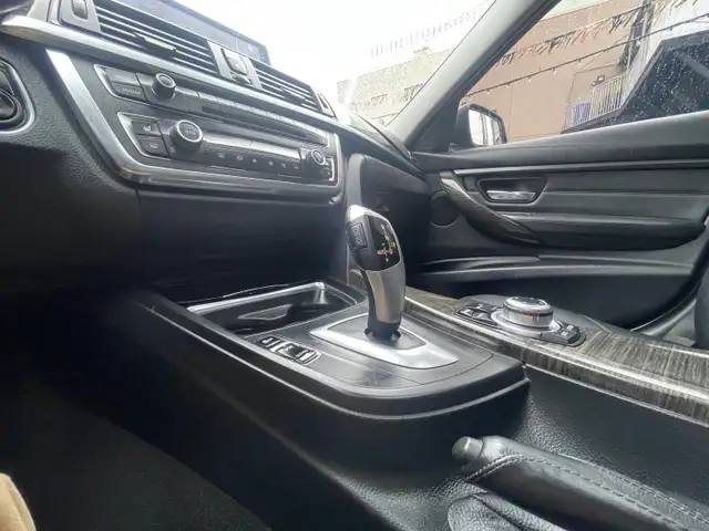 2012 BMW 328 i - Photo 22