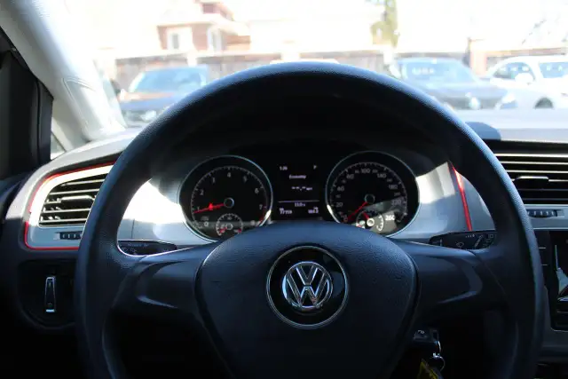 2017 Volkswagen Golf 5dr HB Auto 1.8 TSI Highline - Photo 10