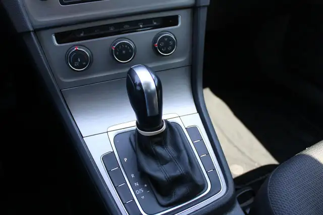 2017 Volkswagen Golf 5dr HB Auto 1.8 TSI Highline - Photo 13