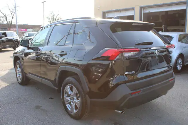 2025 Toyota RAV4 XLE AWD - Photo 4