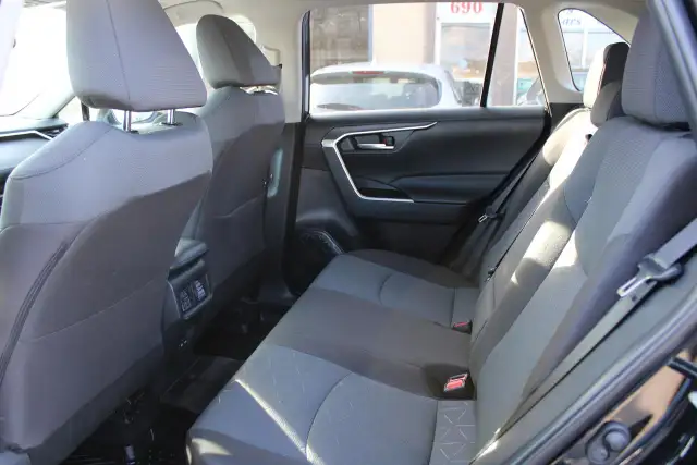 2025 Toyota RAV4 XLE AWD - Photo 9