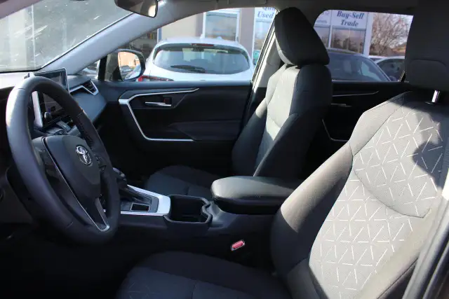 2025 Toyota RAV4 XLE AWD - Photo 11