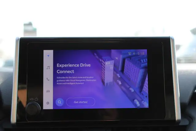 2025 Toyota RAV4 XLE AWD - Photo 16